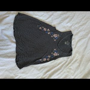 Tank top with flower detailing